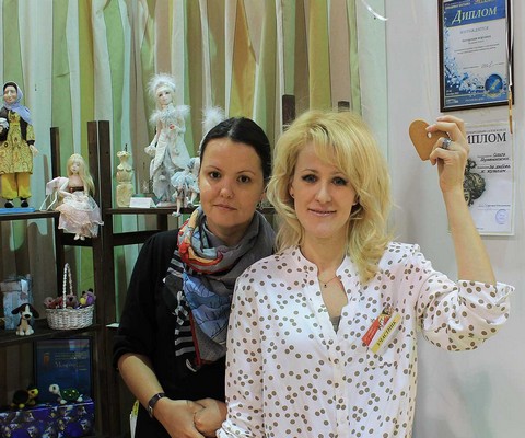  вертол-экспо 2012 году, г. Ростов-на-Дону со своей подругою, кукольным мастером и дизайнером Ольгой Казаковой