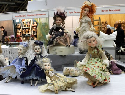 XI Международный Салон кукол на Тишинке: Есения на весенем балу.